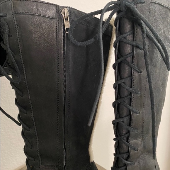 Ugg Camille heel boot - Picture 3 of 7